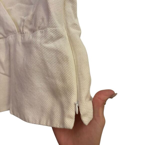 J. McLaughlin Elegant Cream Sleeveless Timeless Old Money B Neck Top Medium - Picture 2 of 5